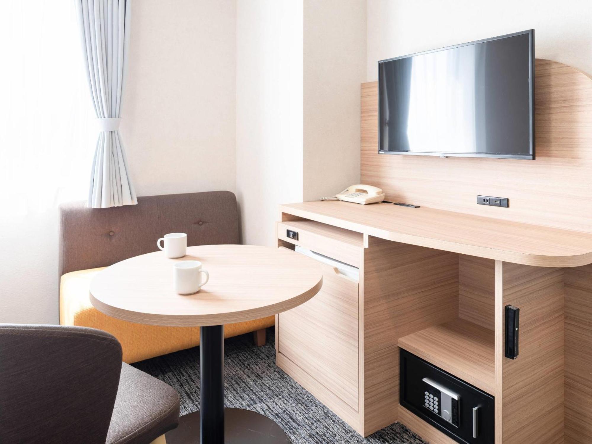 โรงแรมคอมฟอร์ท คิโยสุมิ ชิราคาวะ โรงแรม 3*